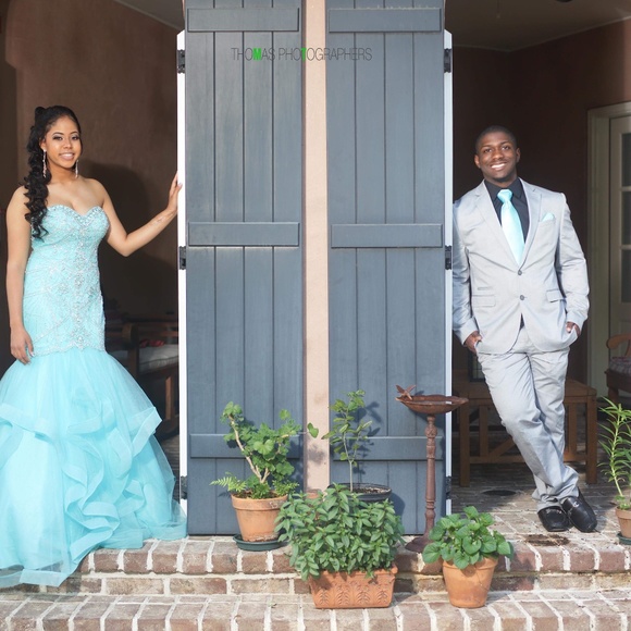 Love this Dress. La Femme size 2/4 Aqua Lt Blue - Picture 4 of 5